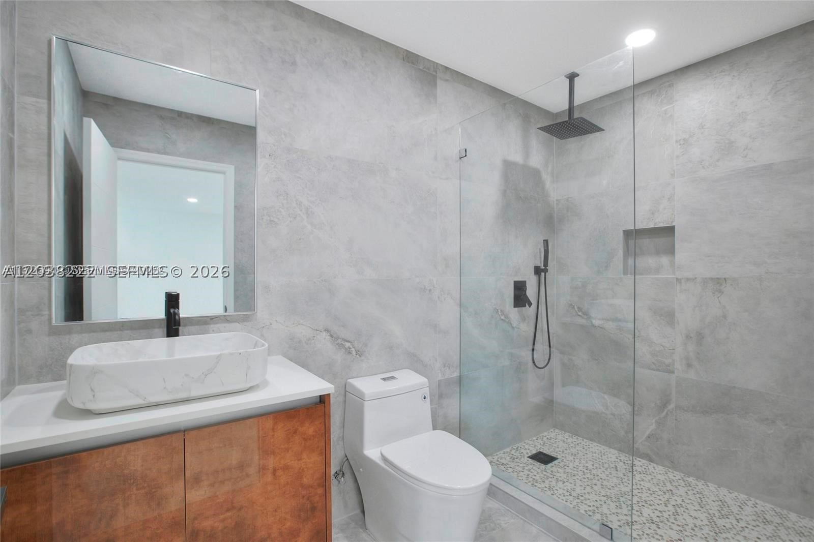 HIGHLAND WOODS SEC 7 - Residential Lease