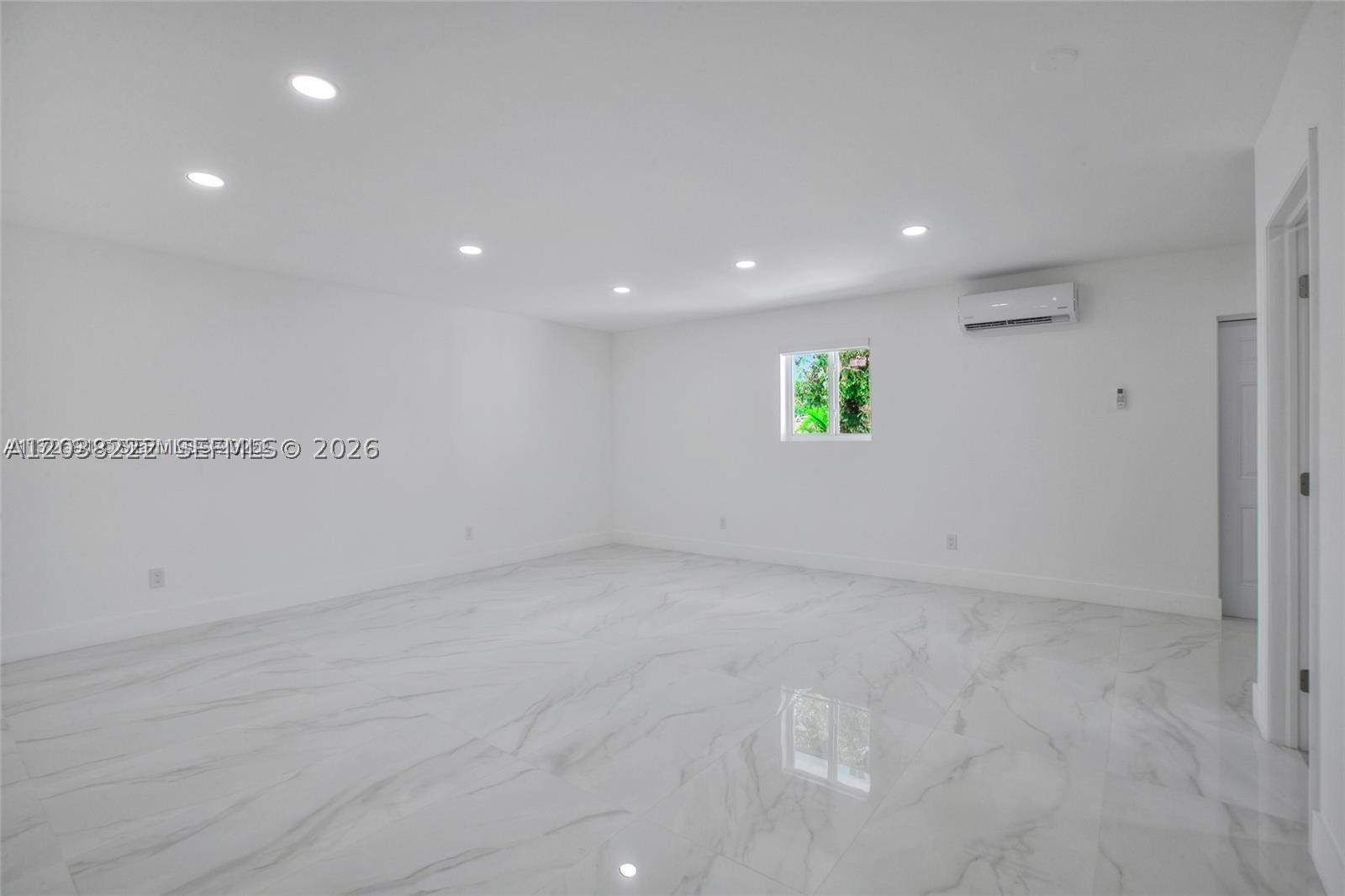 HIGHLAND WOODS SEC 7 - Residential Lease