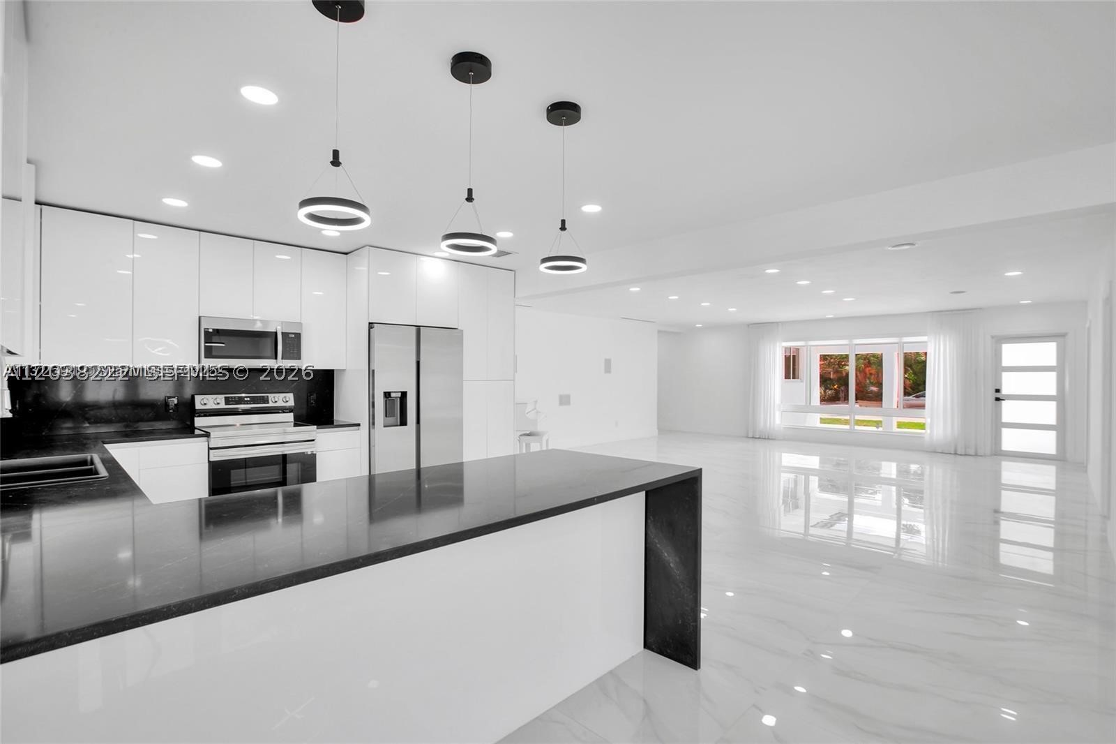 HIGHLAND WOODS SEC 7 - Residential Lease