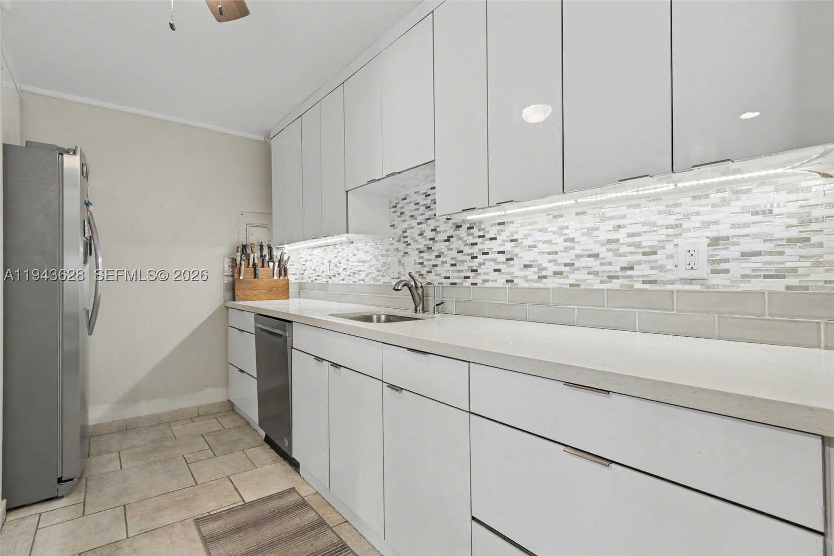 VICTORIA TOWERS CONDO - Residential
