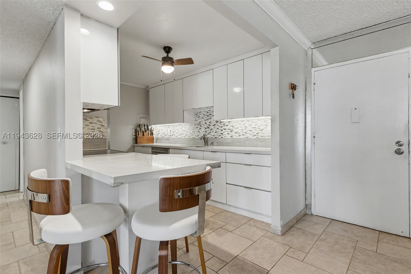 VICTORIA TOWERS CONDO - Residential