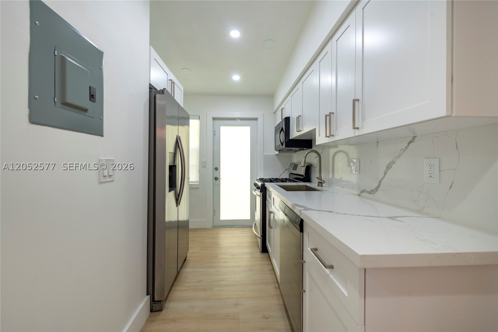 ARTIST COLONY CONDO - Residential