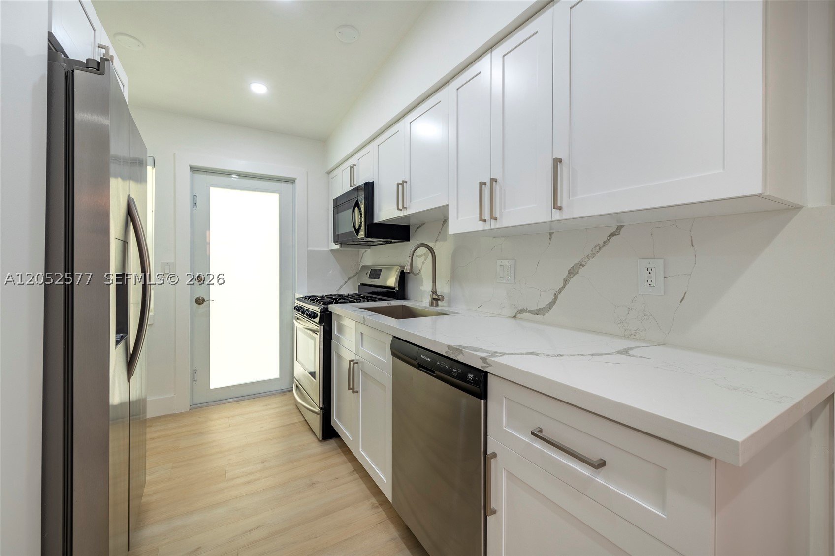 ARTIST COLONY CONDO - Residential