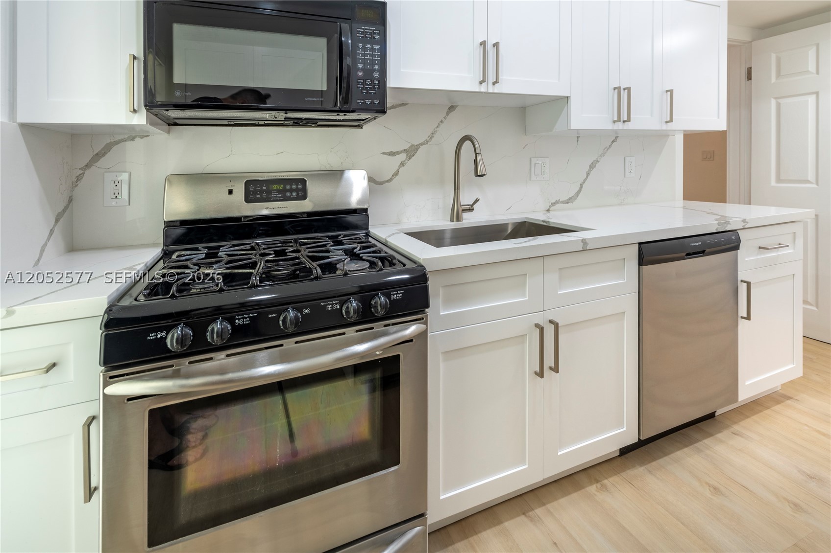 ARTIST COLONY CONDO - Residential