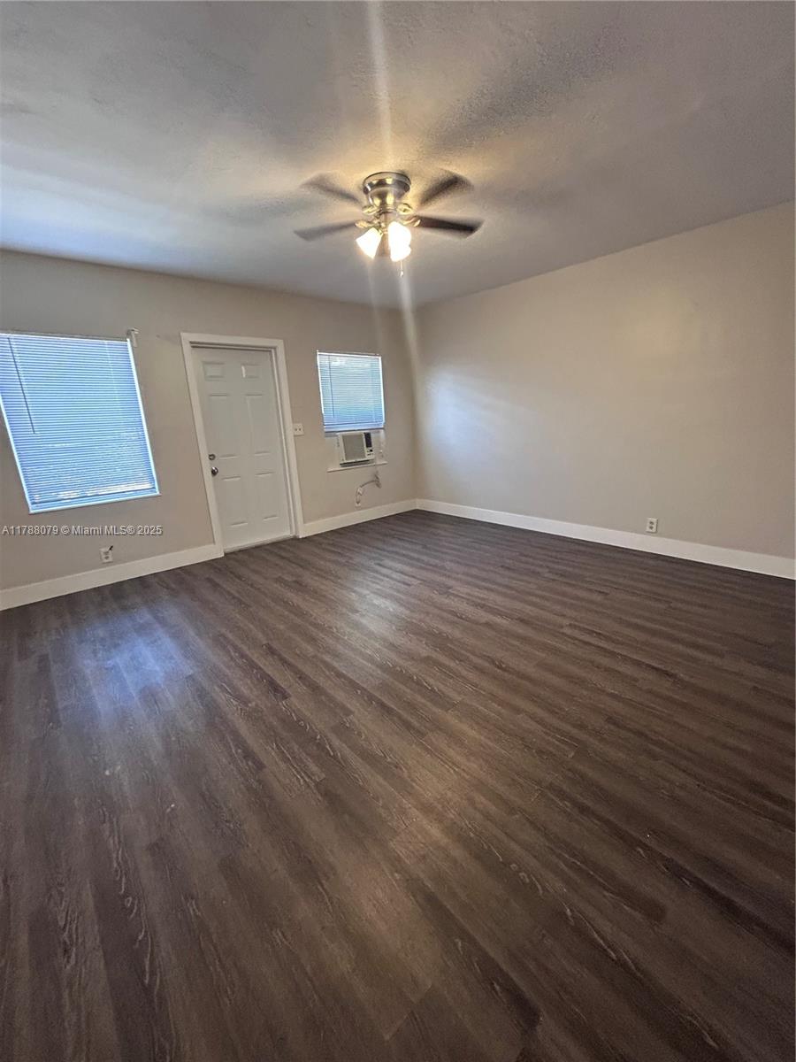 NORTH HOLLYWOOD SQUARE AM - Residential Lease