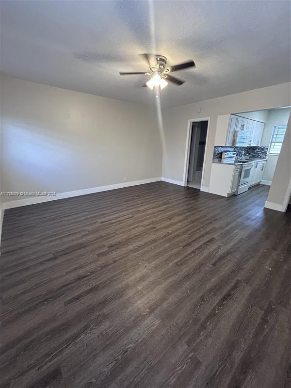NORTH HOLLYWOOD SQUARE AM - Residential Lease