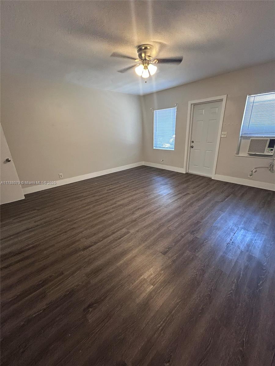 NORTH HOLLYWOOD SQUARE AM - Residential Lease