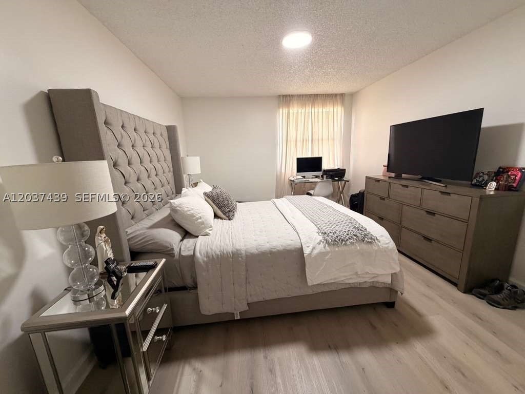 THE GREENS AT DORAL - Residential Lease