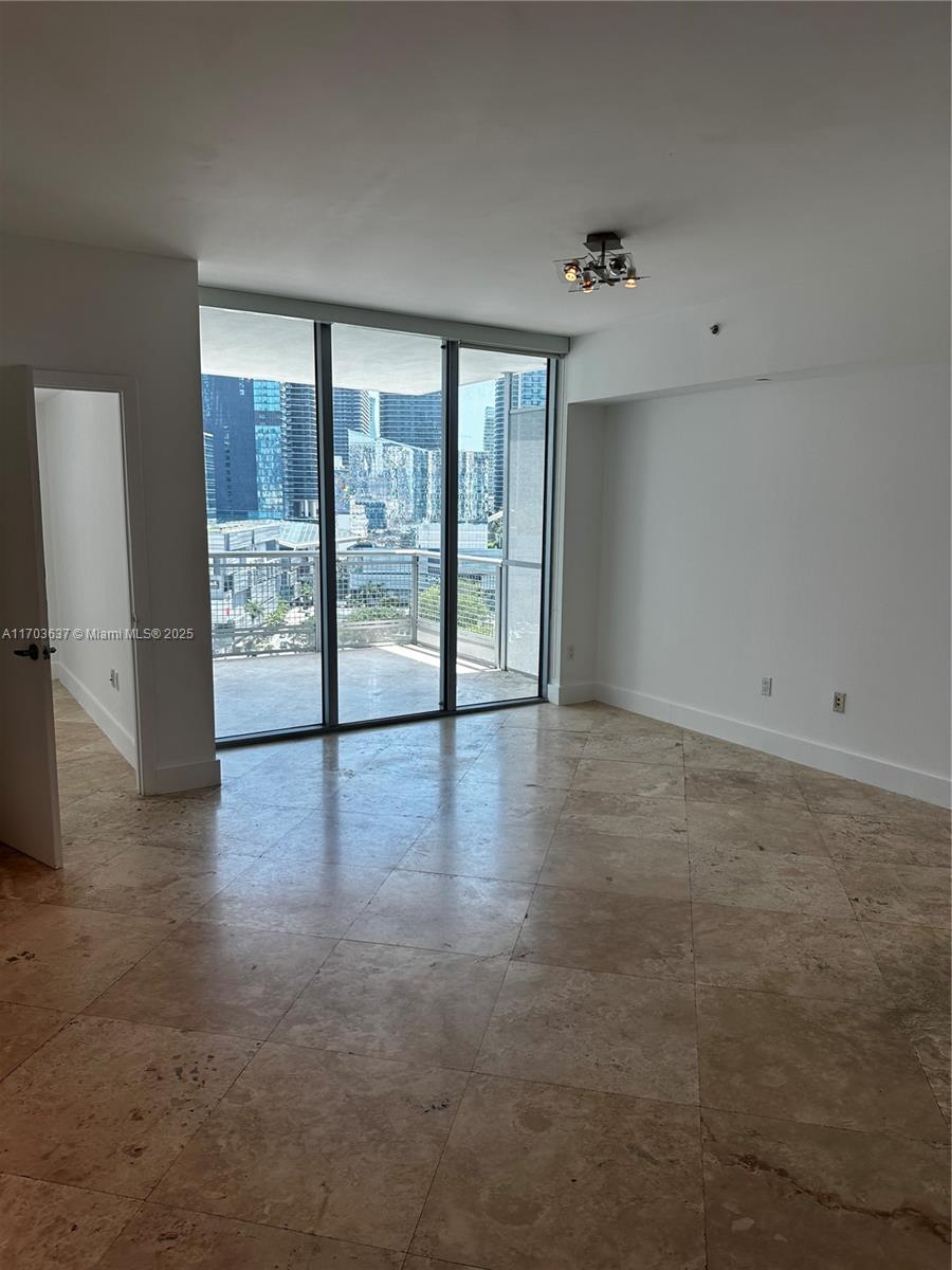 WIND CONDO - Residential