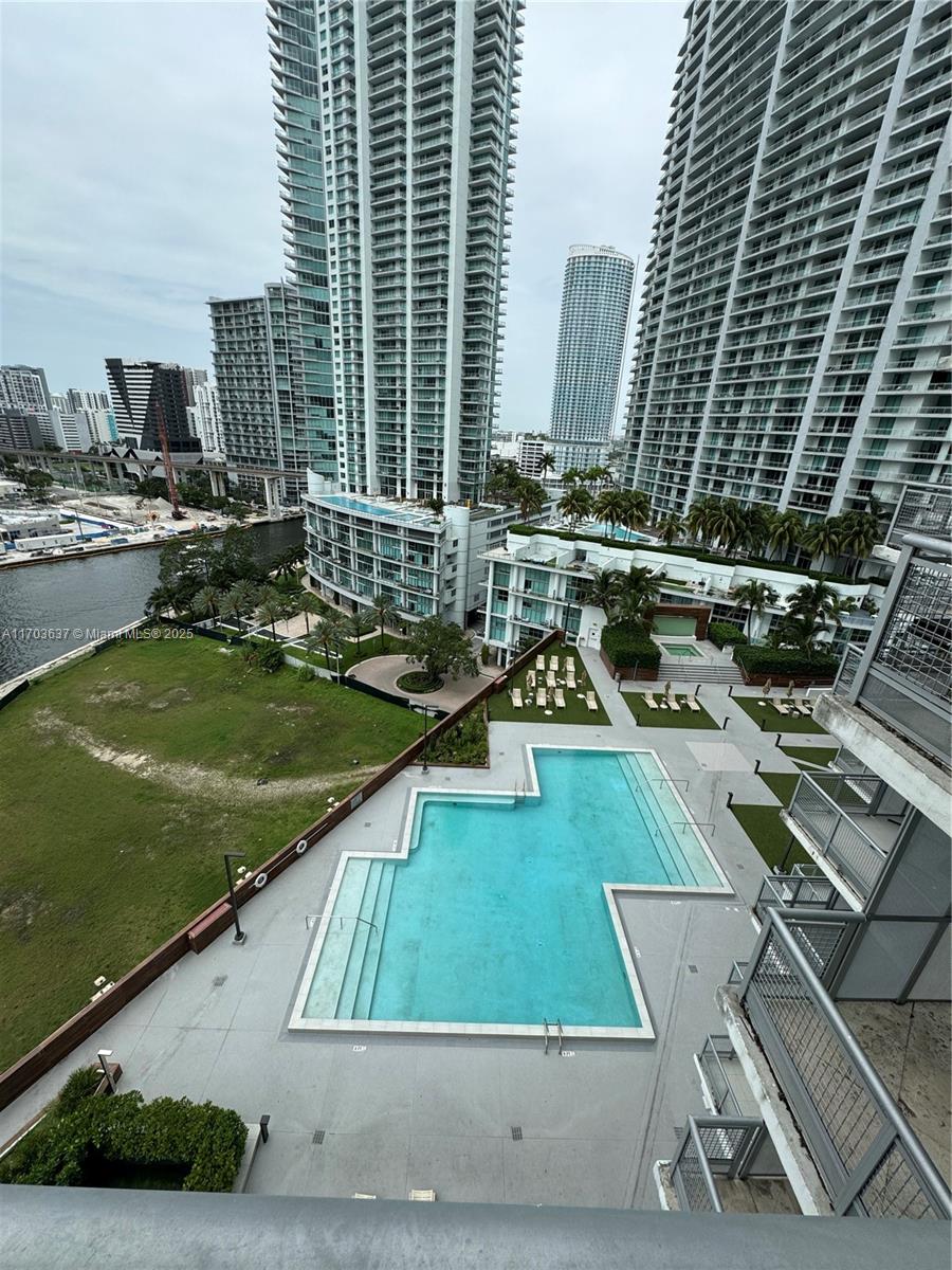WIND CONDO - Residential