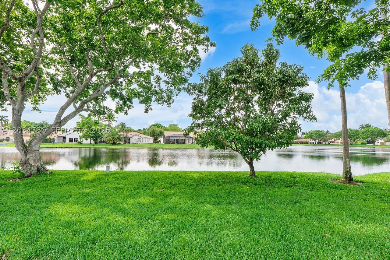 COUNTRY ISLES PATIO HOMES - Residential