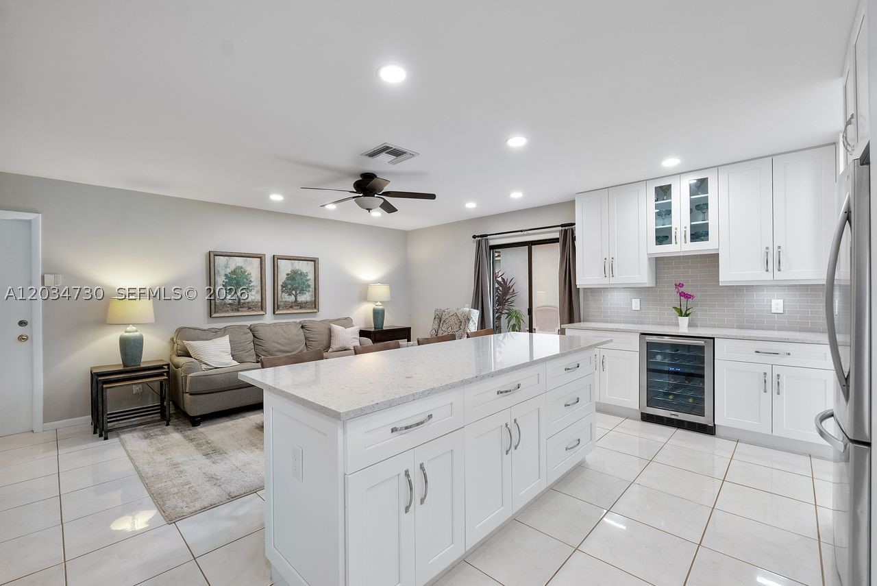 COUNTRY ISLES PATIO HOMES - Residential