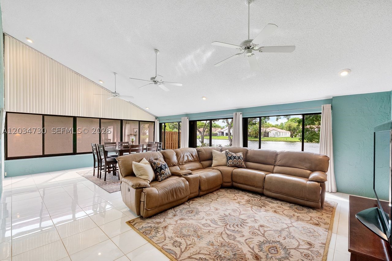 COUNTRY ISLES PATIO HOMES - Residential