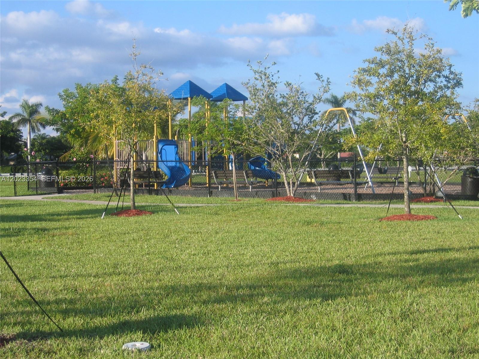 THE COURTS AT BAYSHORE II - Residential Lease
