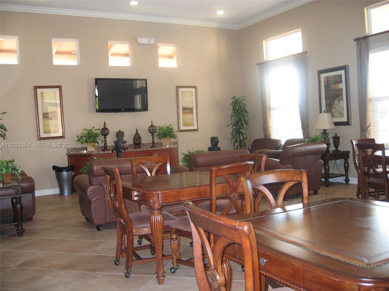 THE COURTS AT BAYSHORE II - Residential Lease
