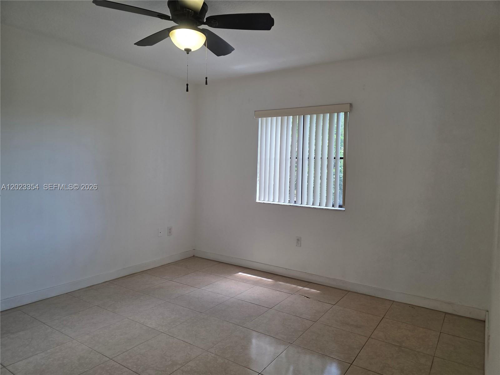 THE COURTS AT BAYSHORE II - Residential Lease