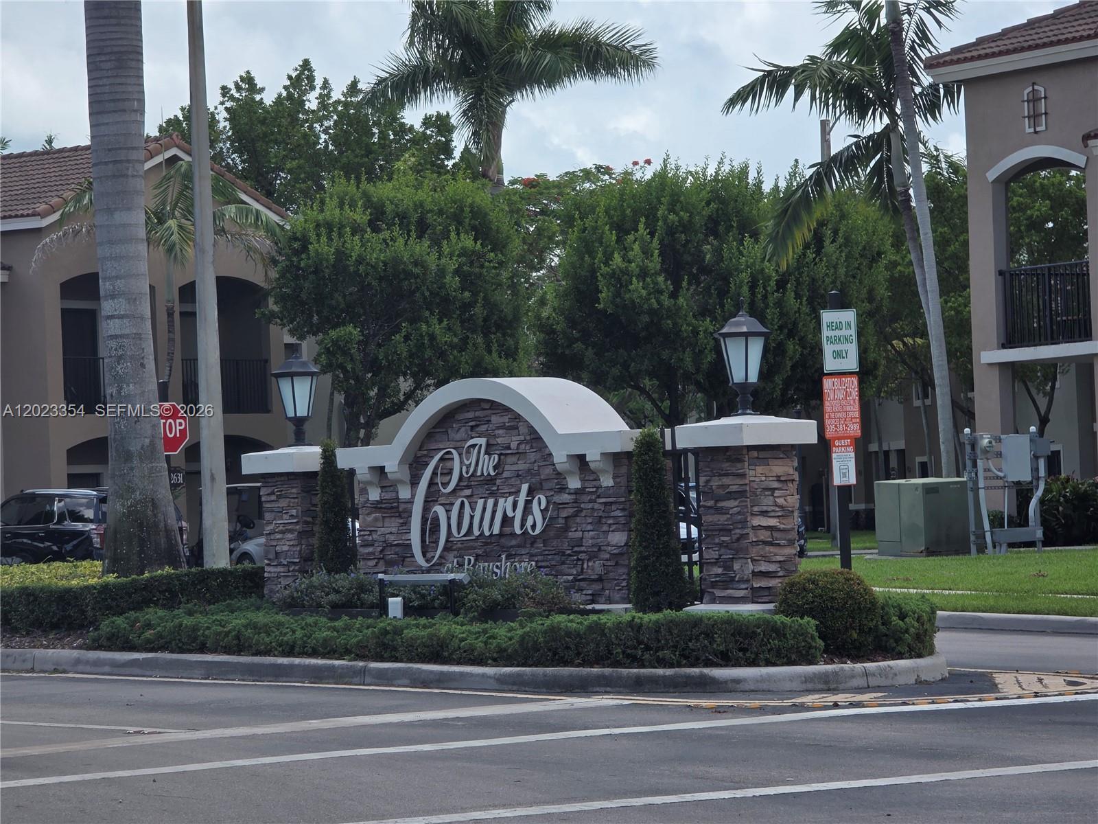 THE COURTS AT BAYSHORE II - Residential Lease