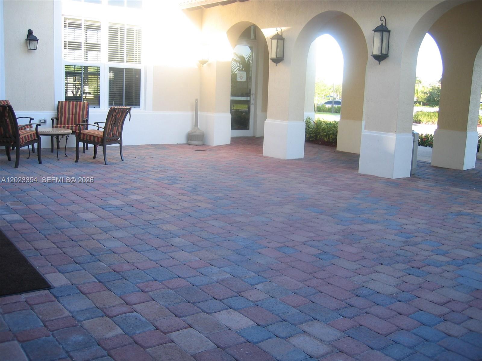 THE COURTS AT BAYSHORE II - Residential Lease