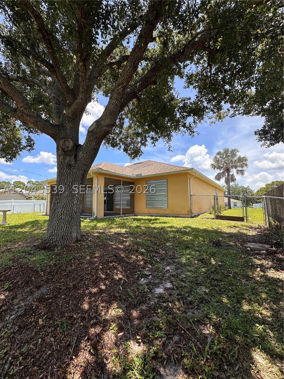 VERO LAKE ESTATES UNIT Q - Residential