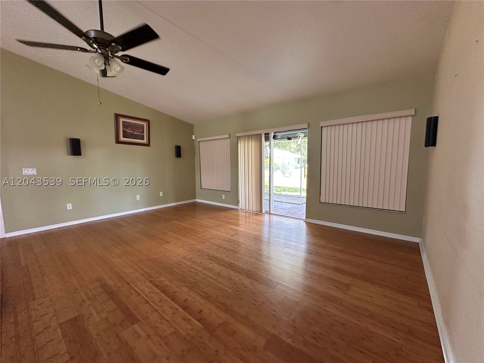 VERO LAKE ESTATES UNIT Q - Residential
