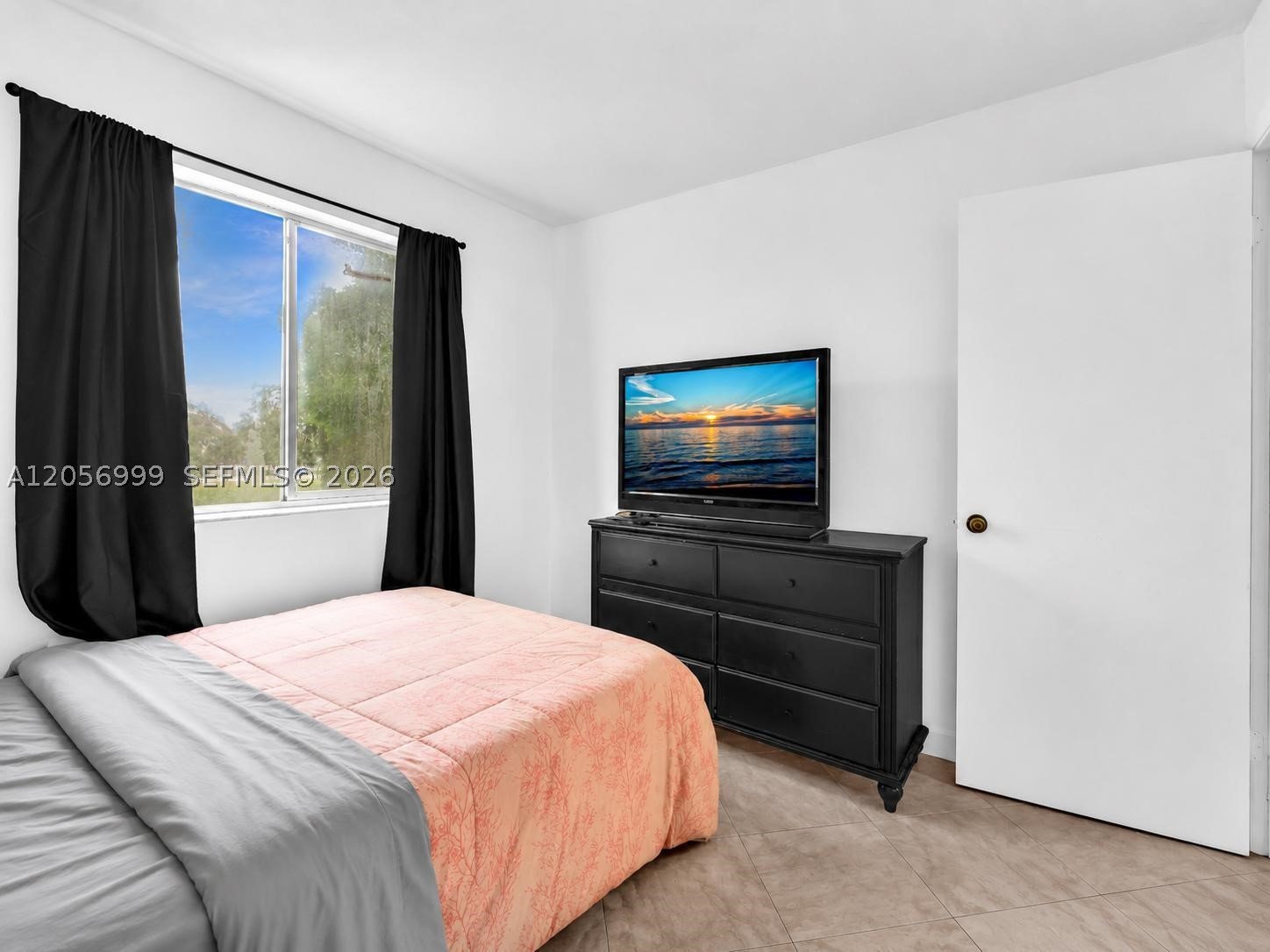 OAKLAND FOREST CLUB CONDO - Residential
