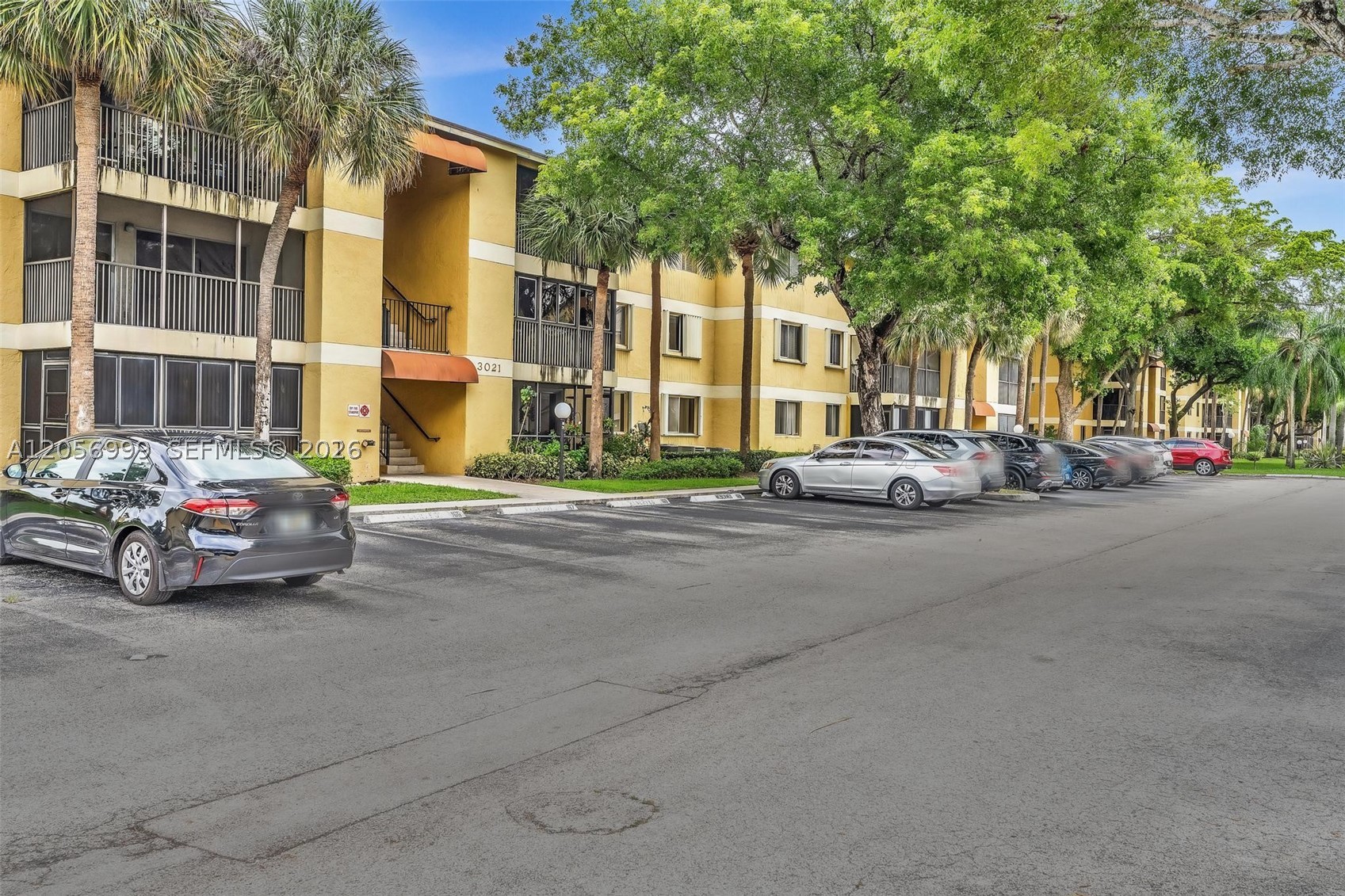 OAKLAND FOREST CLUB CONDO - Residential