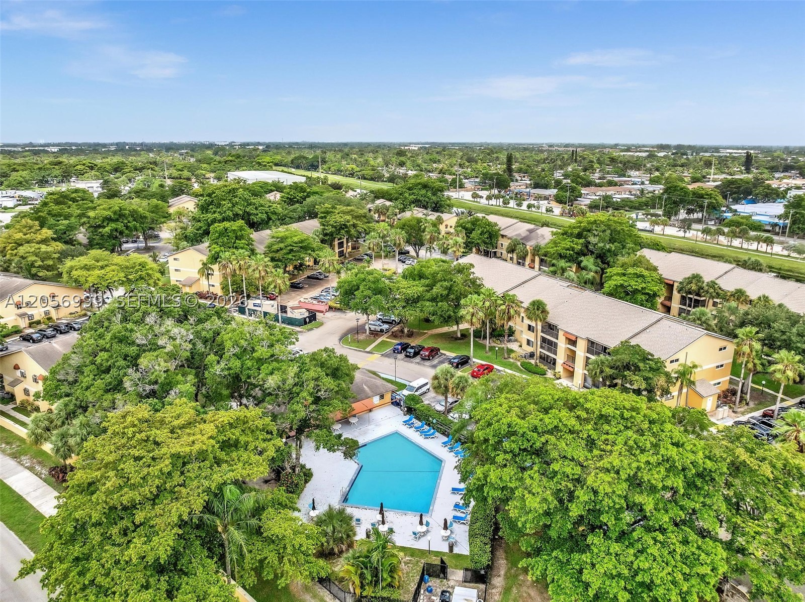 OAKLAND FOREST CLUB CONDO - Residential