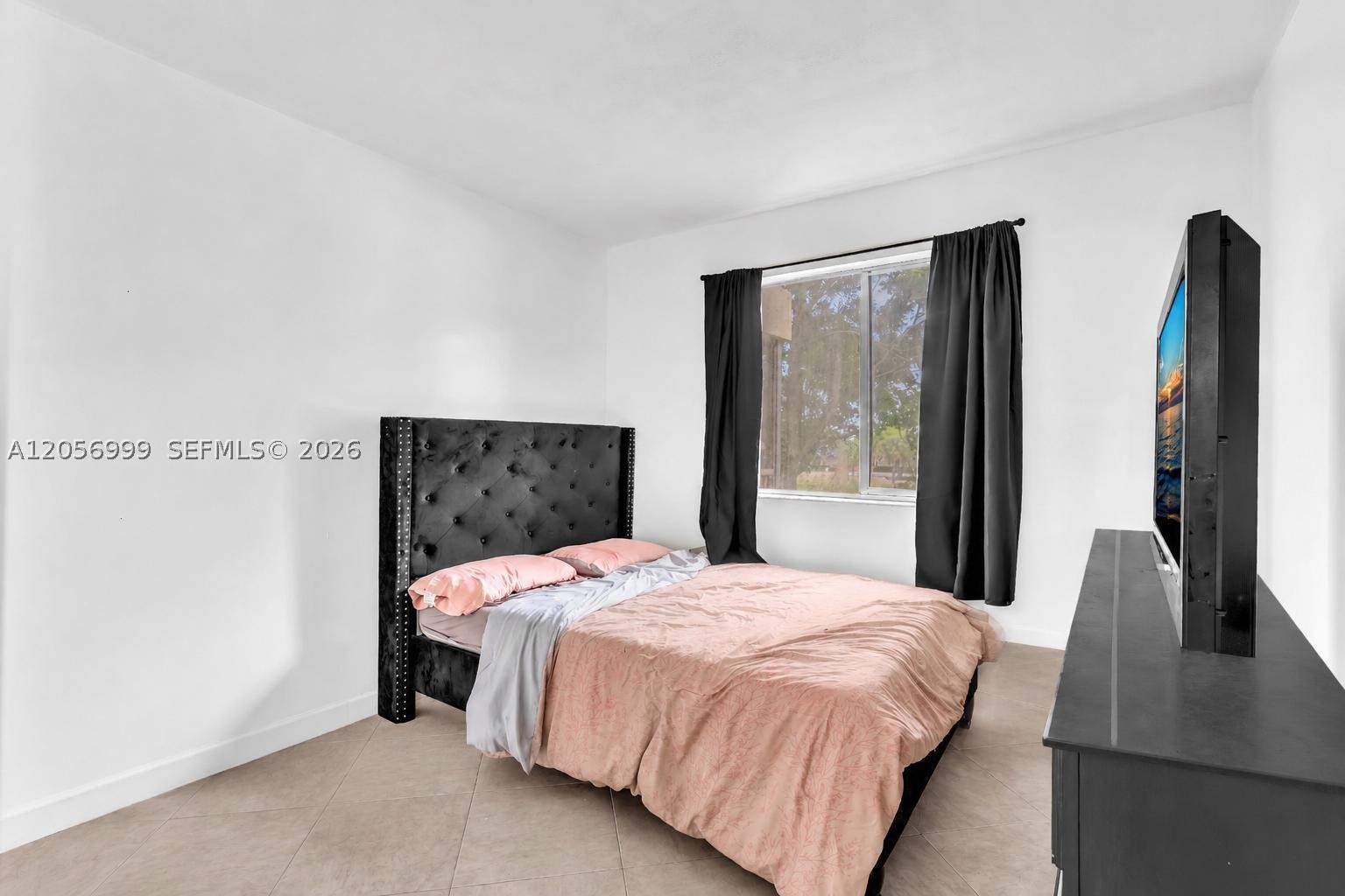 OAKLAND FOREST CLUB CONDO - Residential