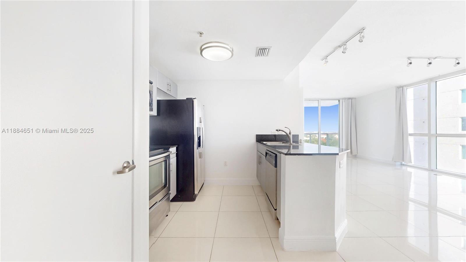 TERRAZAS RIVERPARK VILLAG - Residential