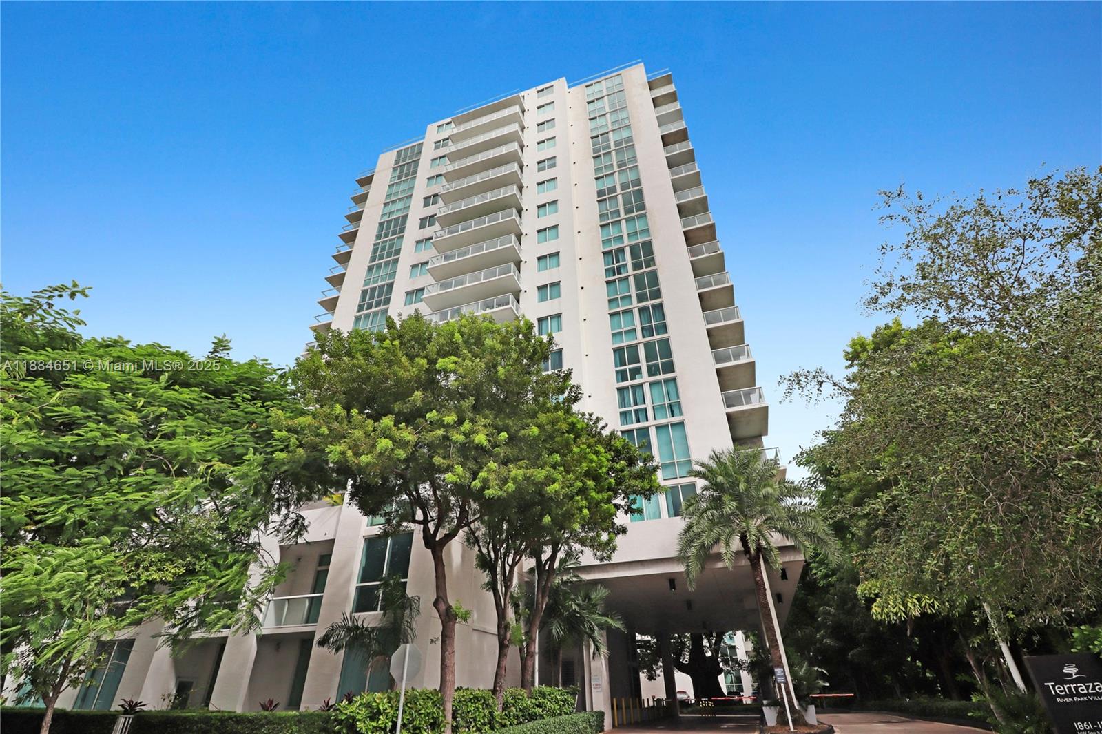 TERRAZAS RIVERPARK VILLAG - Residential