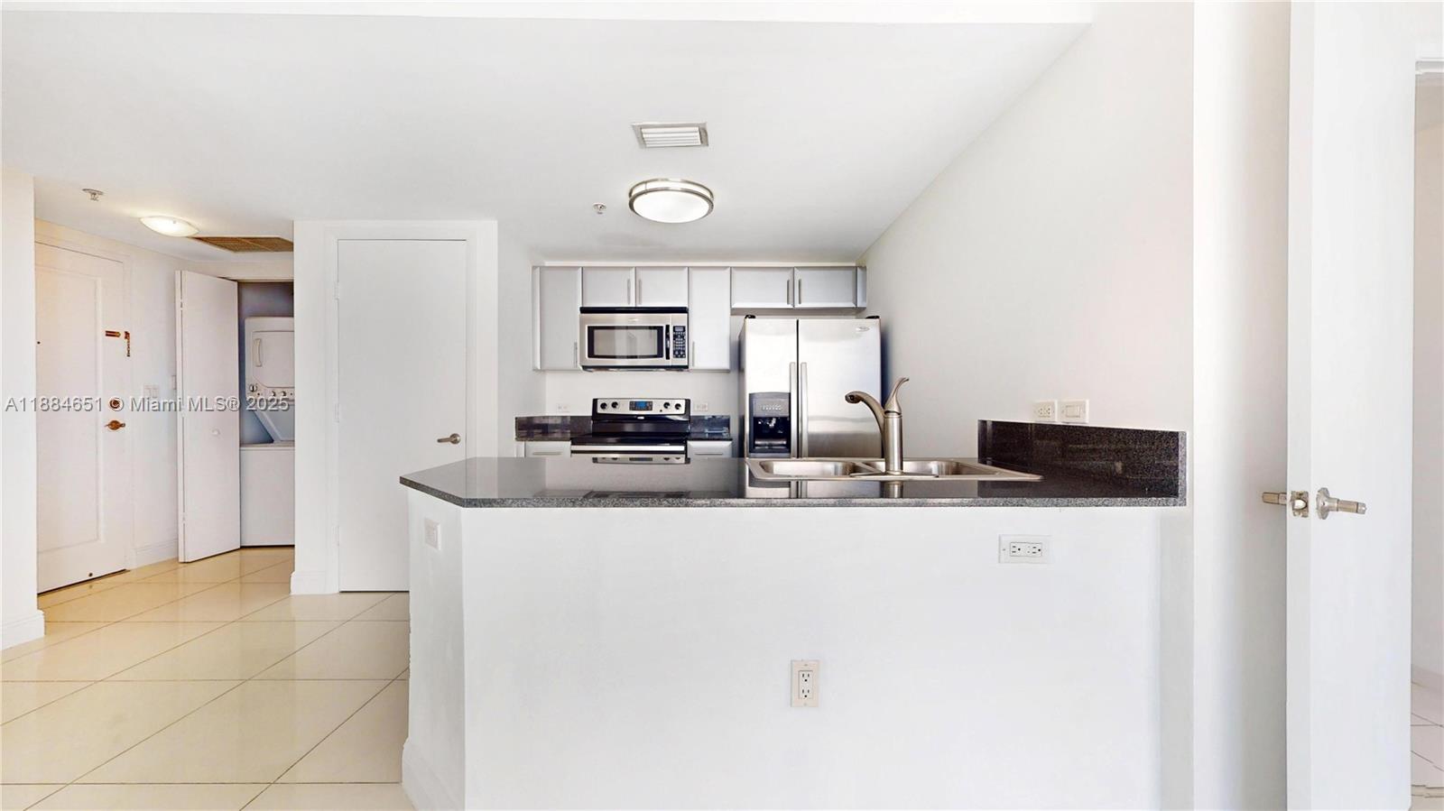 TERRAZAS RIVERPARK VILLAG - Residential