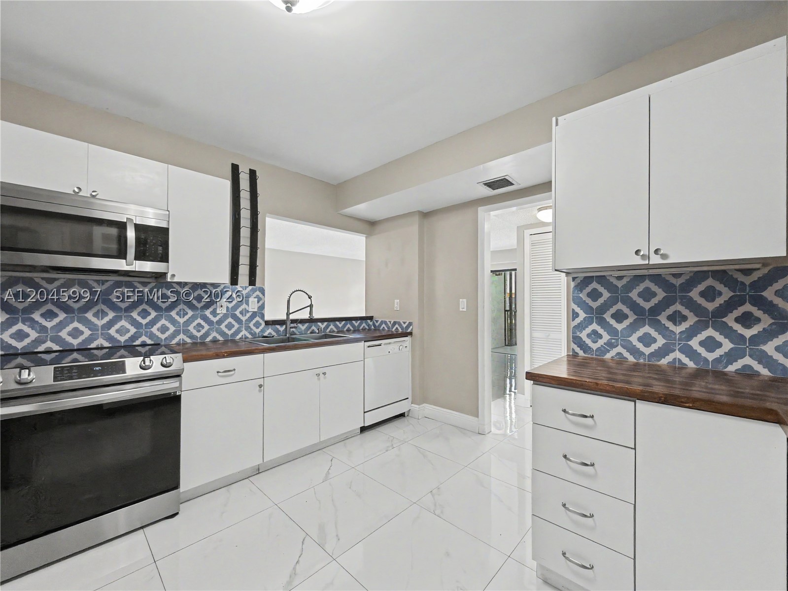 RACQUET CLUB OF KENDALE L - Residential