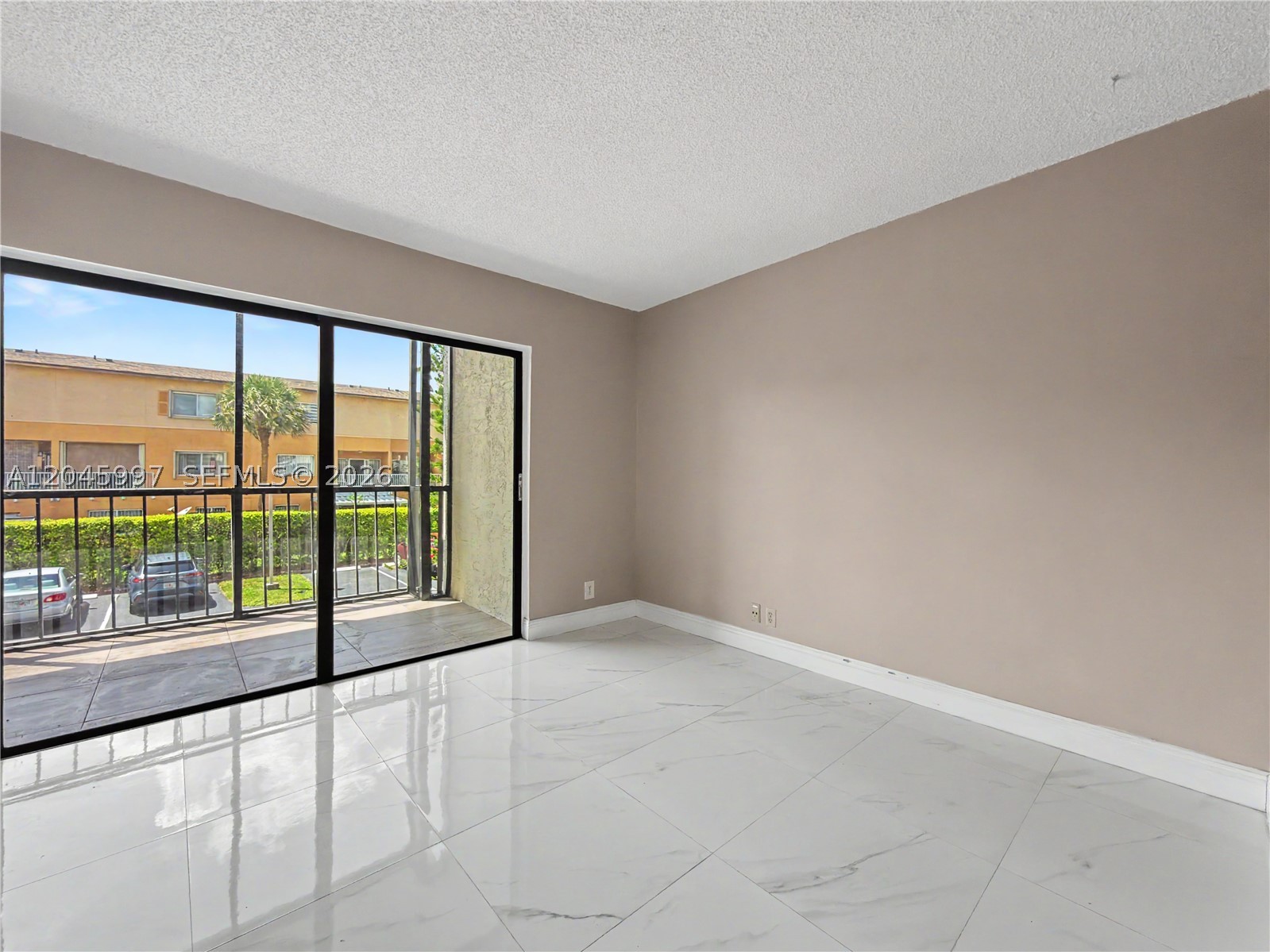 RACQUET CLUB OF KENDALE L - Residential