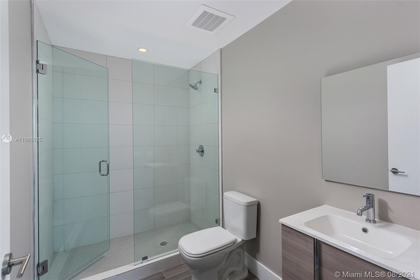 BISCAYNE BEACH CONDO - Residential Lease