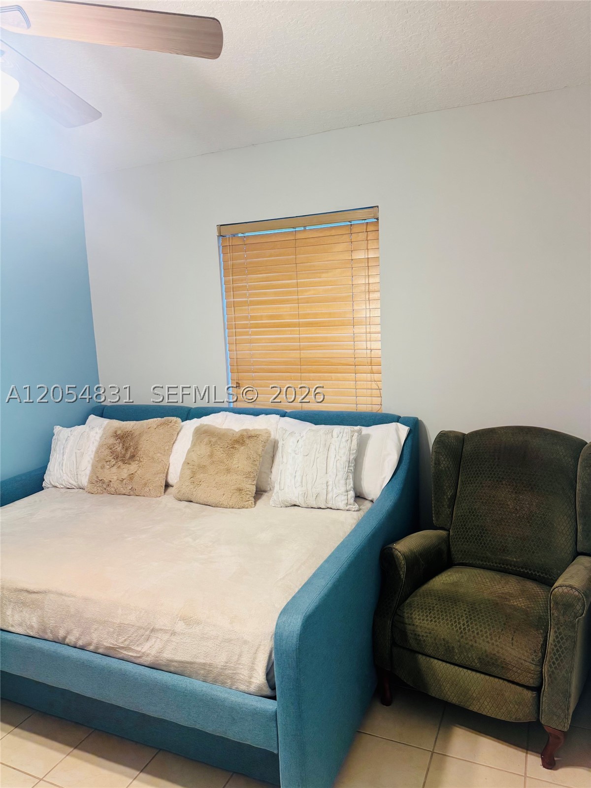 MELROSE POINT CONDO - Residential