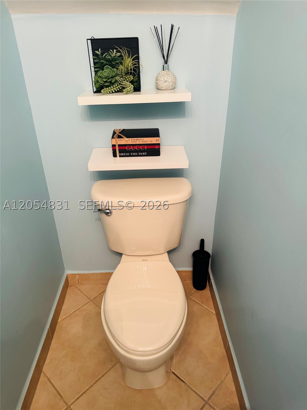 MELROSE POINT CONDO - Residential