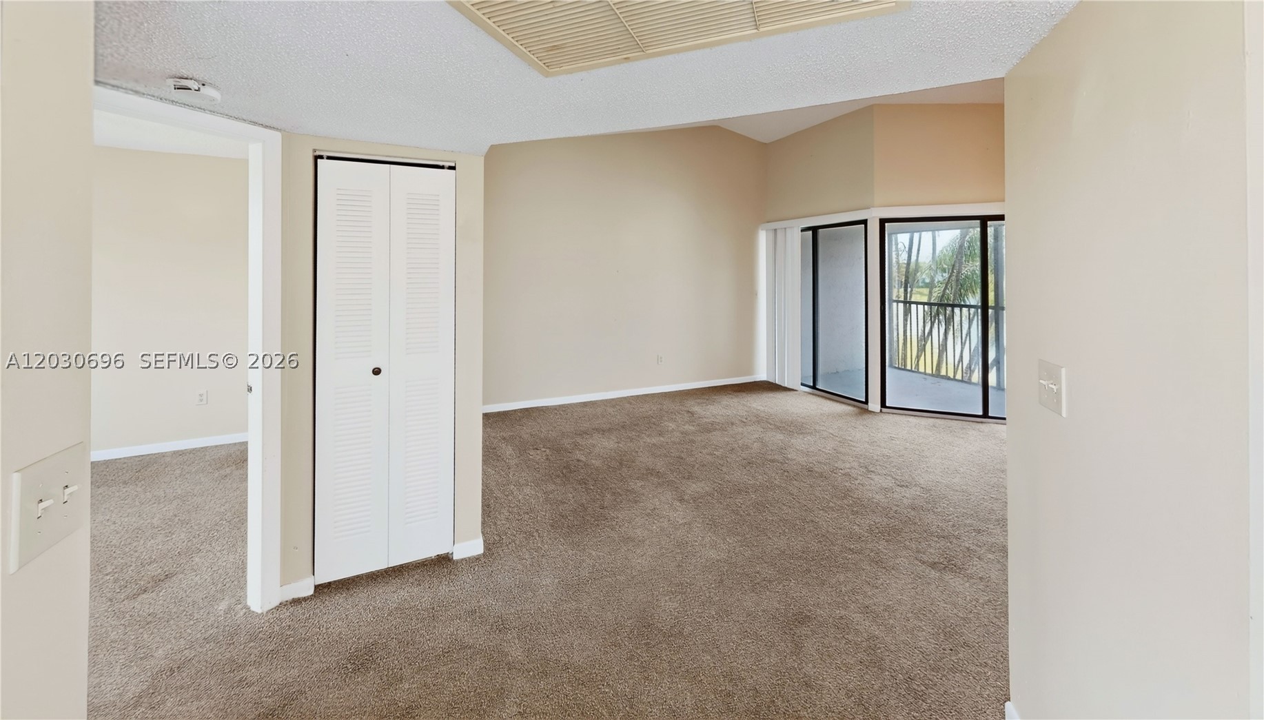 LAKESHORE CONDO 6 - Residential