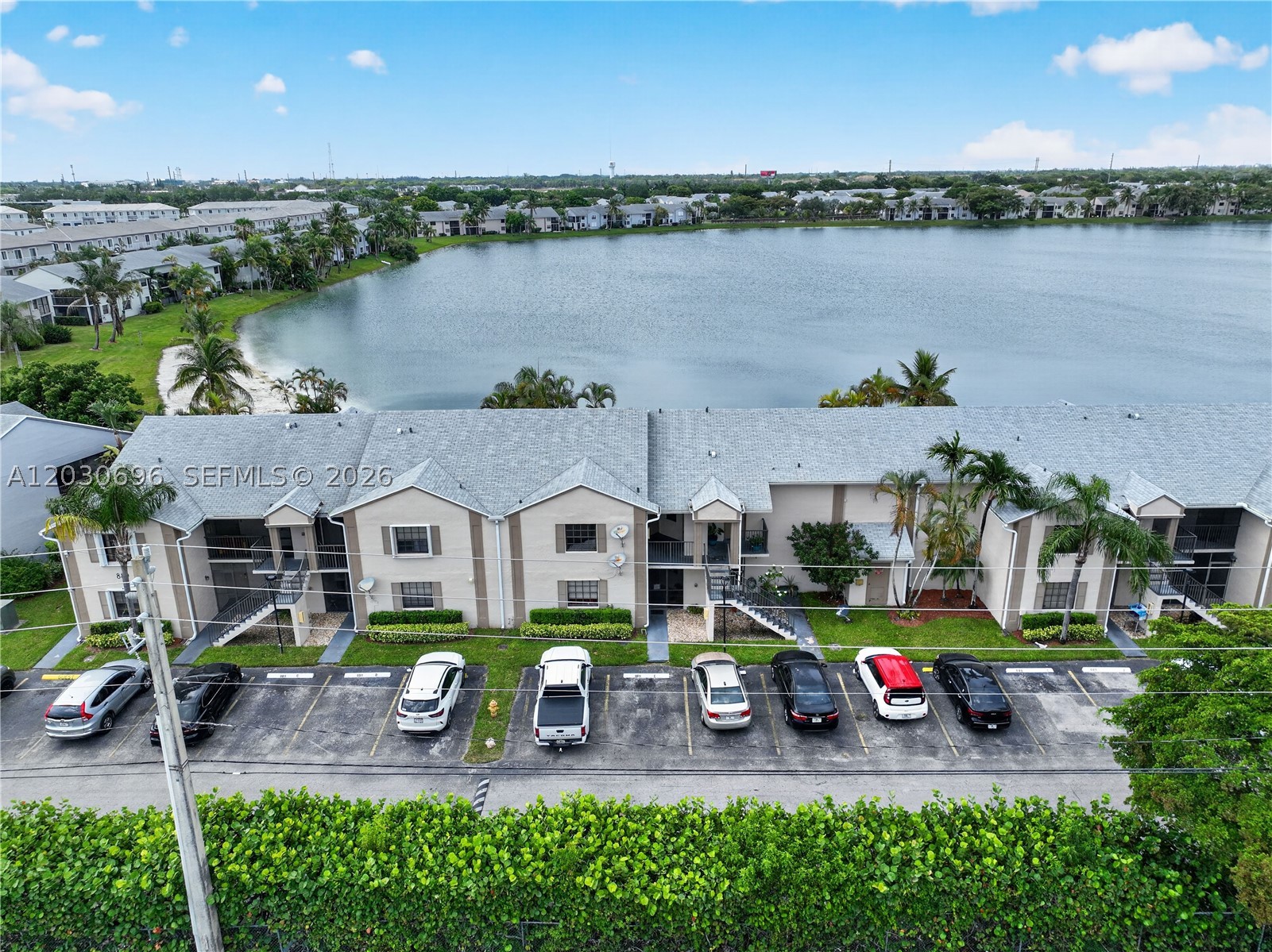 LAKESHORE CONDO 6 - Residential