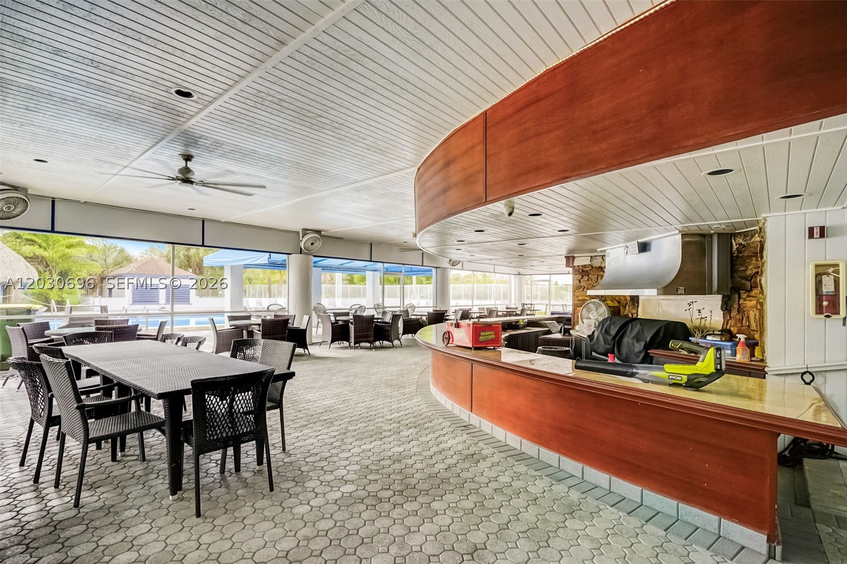 LAKESHORE CONDO 6 - Residential