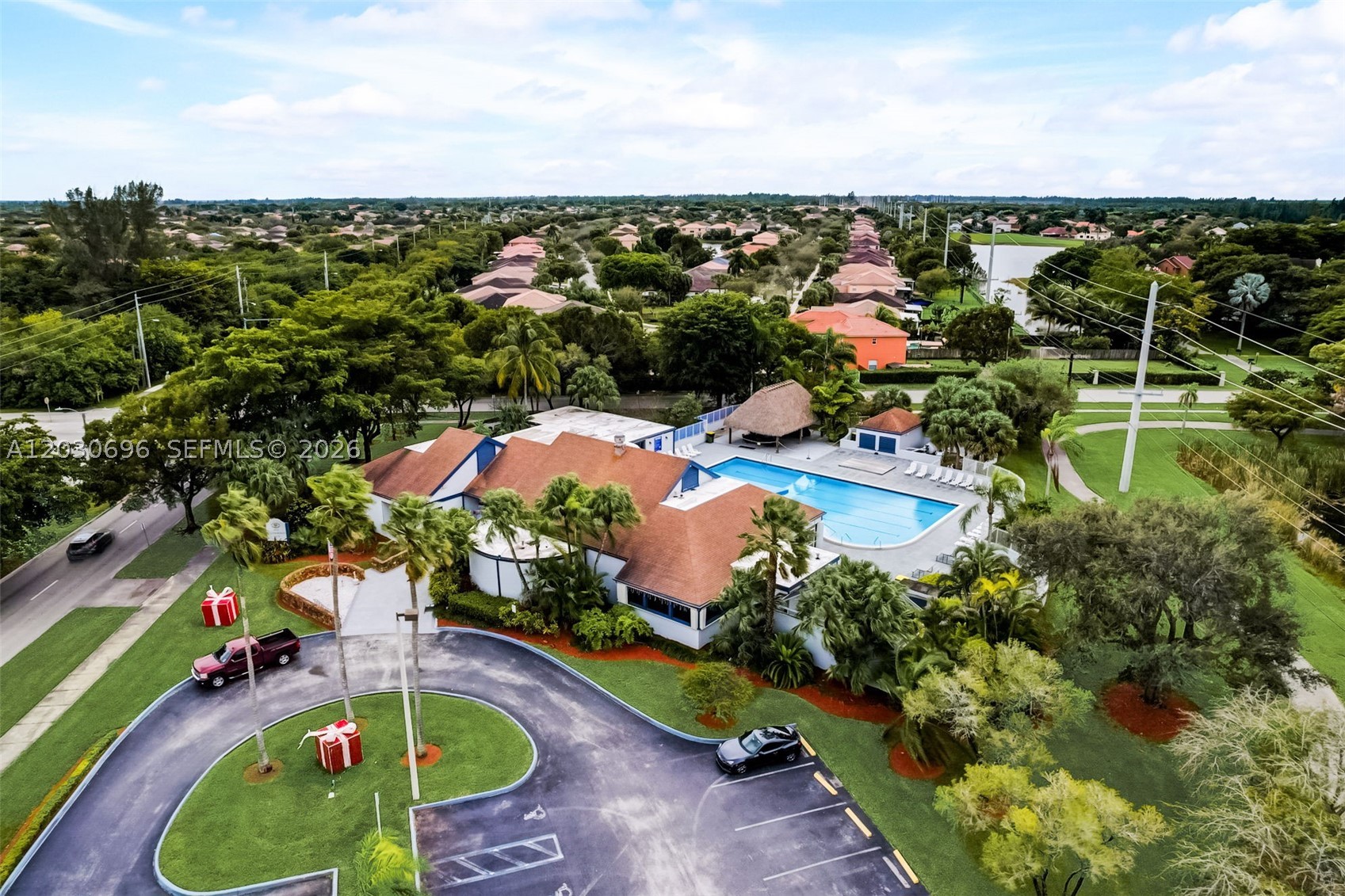 LAKESHORE CONDO 6 - Residential