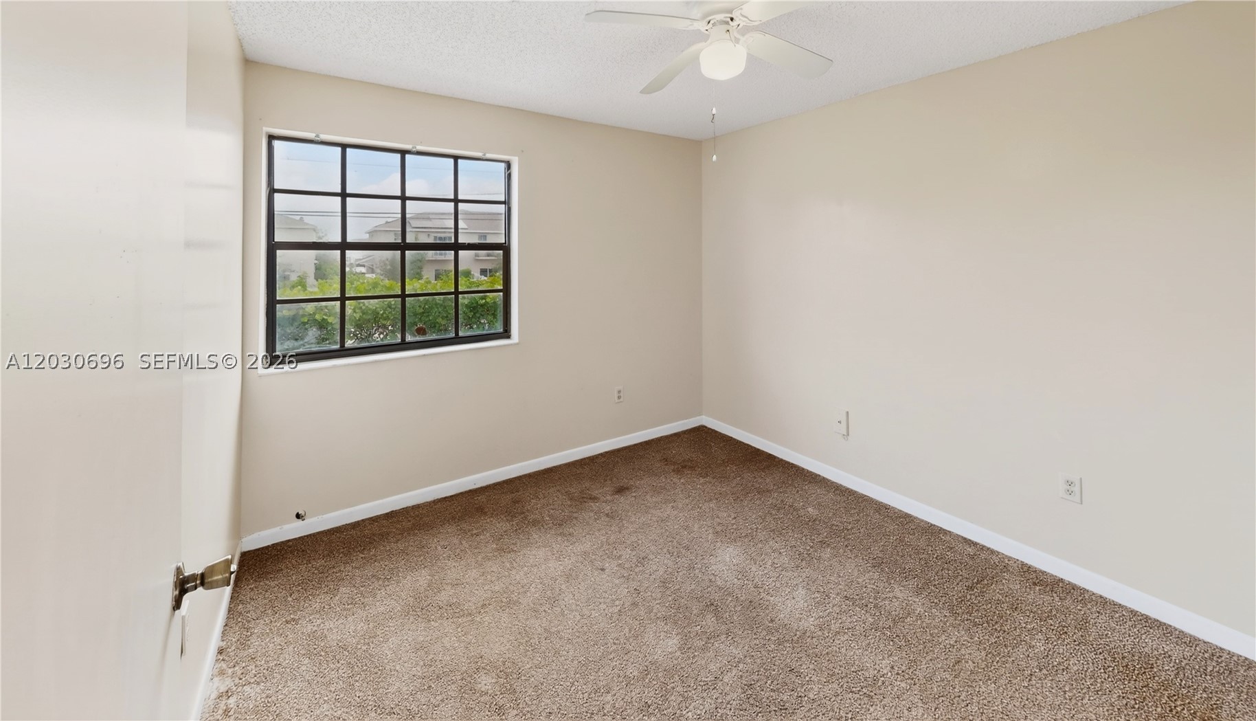 LAKESHORE CONDO 6 - Residential
