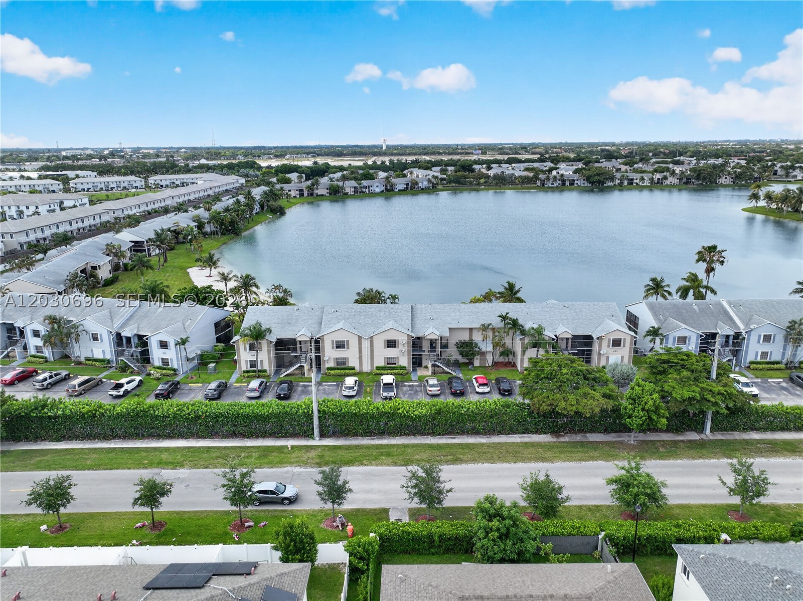LAKESHORE CONDO 6 - Residential