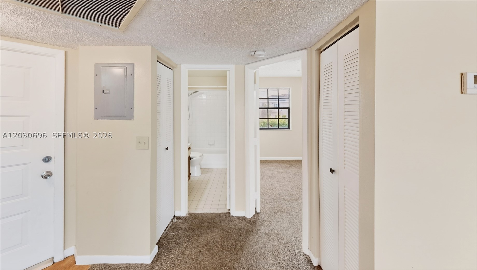 LAKESHORE CONDO 6 - Residential