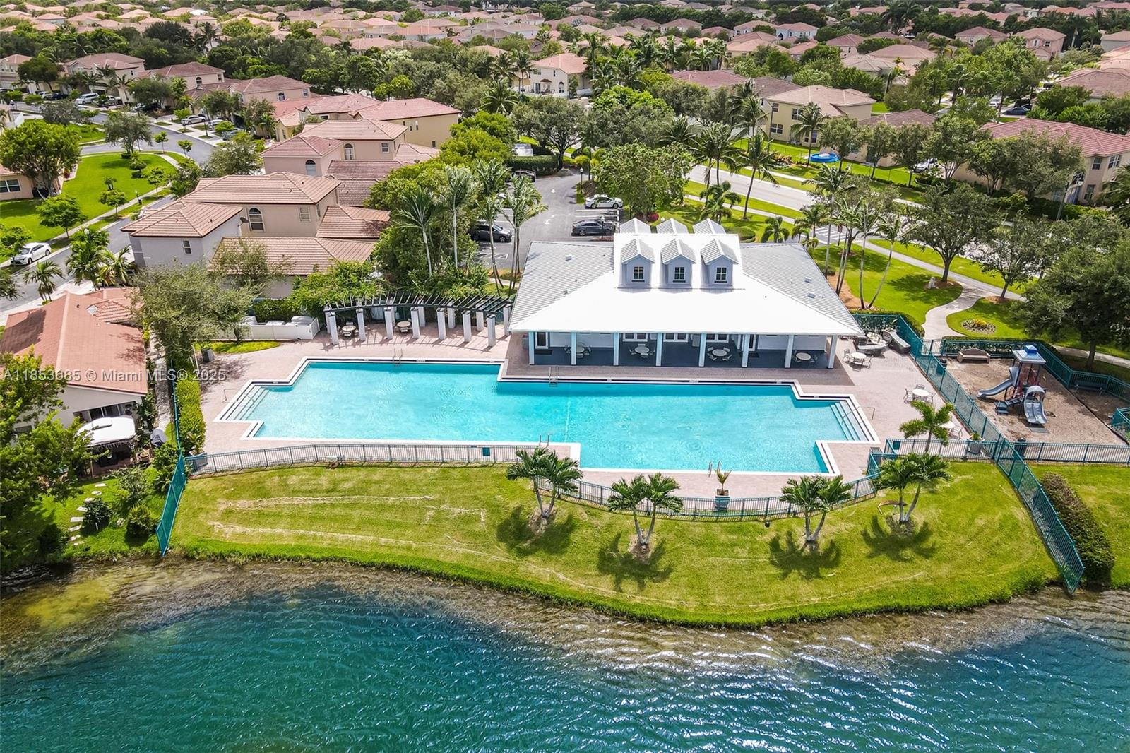 PORTOFINO LAKES - Residential