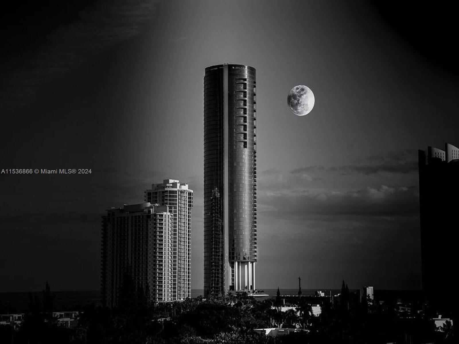 18555 COLLINS AVENUE COND - Residential