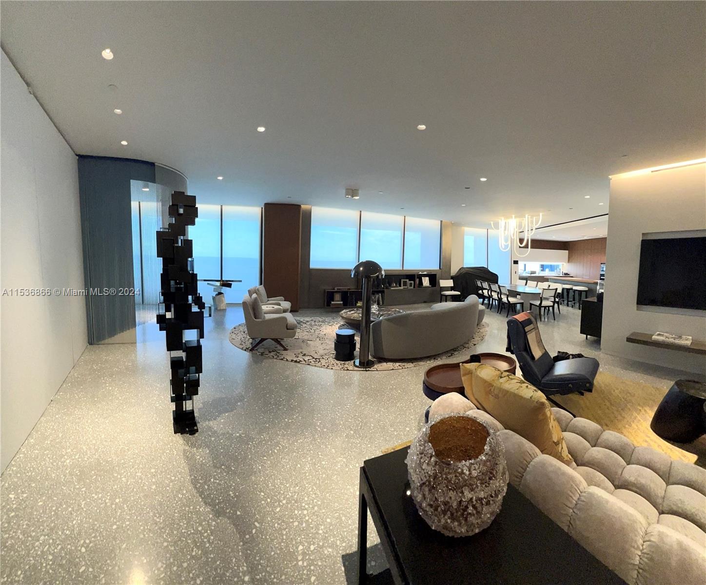 18555 COLLINS AVENUE COND - Residential