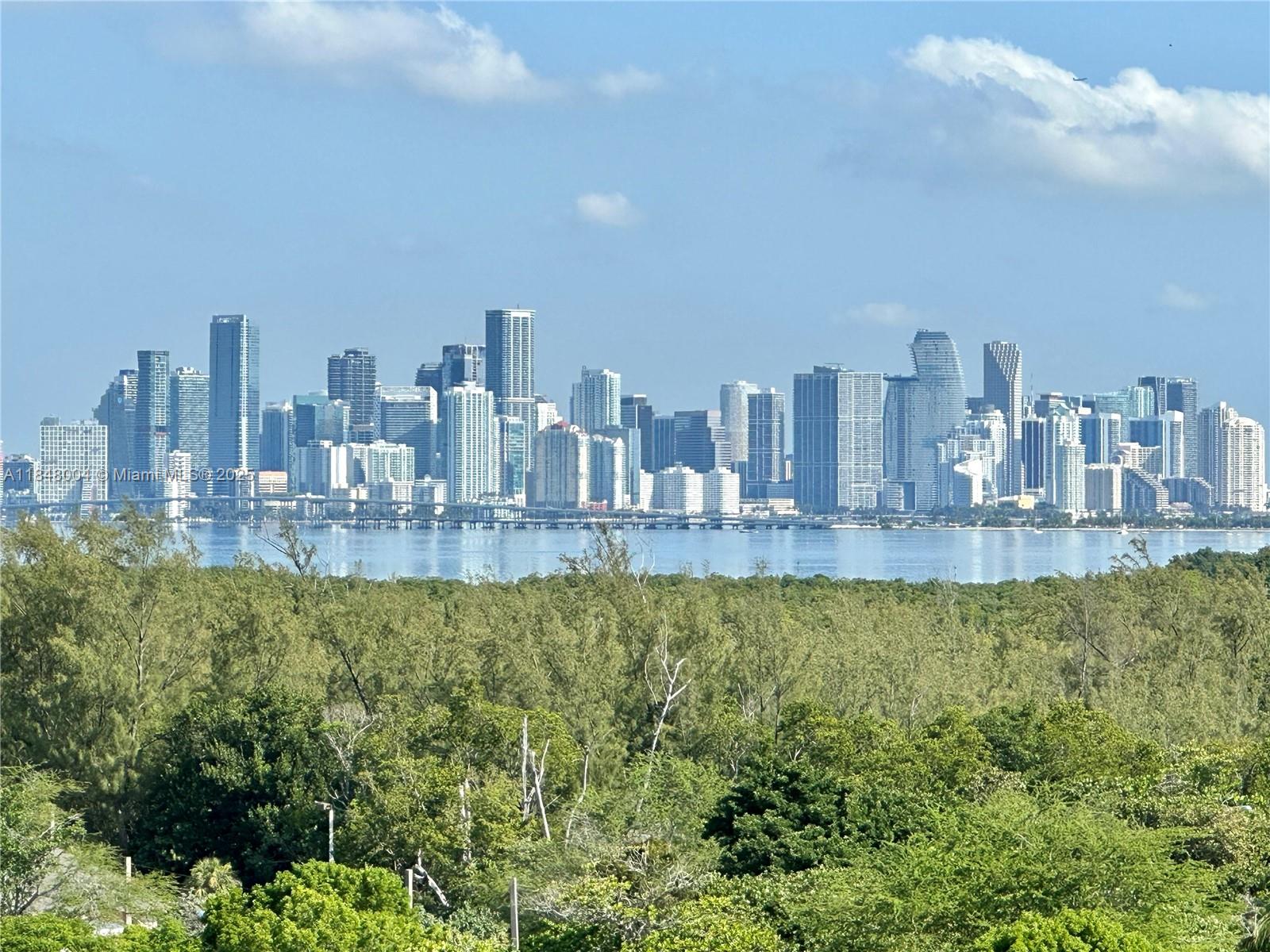 COMMODORE CLUB SOUTH COND - Residential Lease