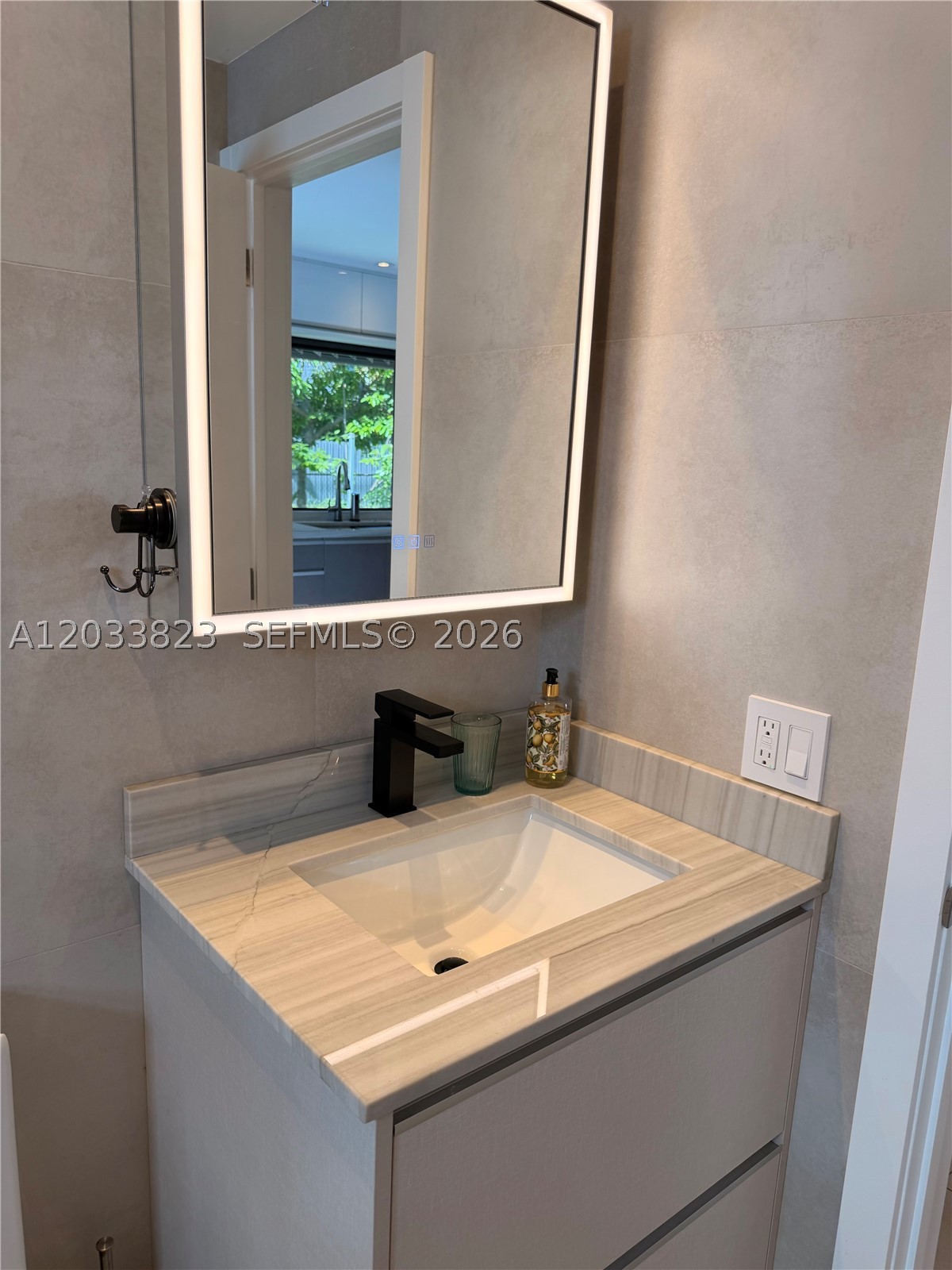 BAY VISTA PARK - Residential Lease