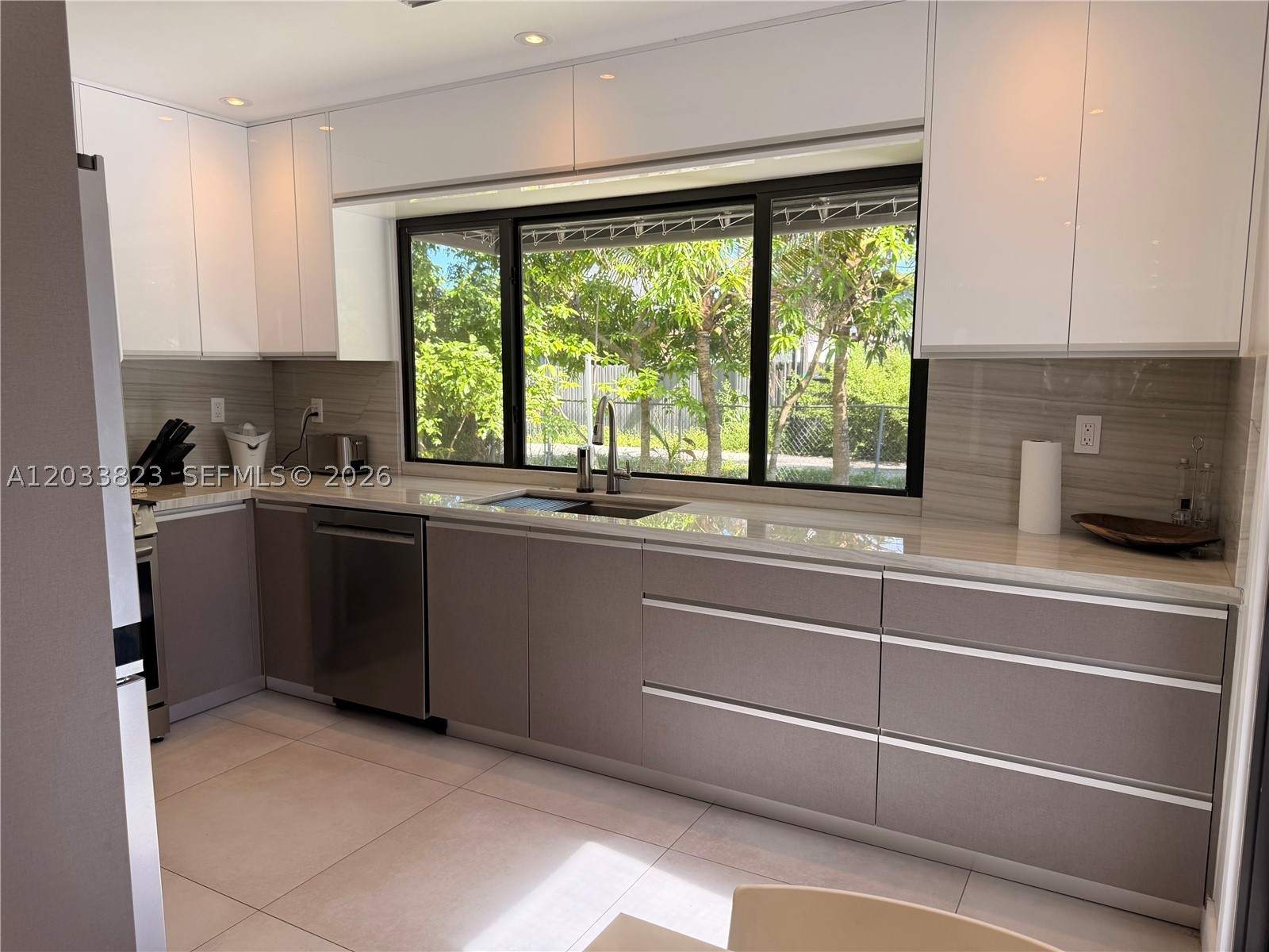 BAY VISTA PARK - Residential Lease