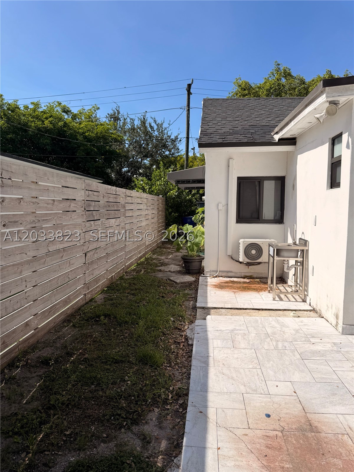 BAY VISTA PARK - Residential Lease